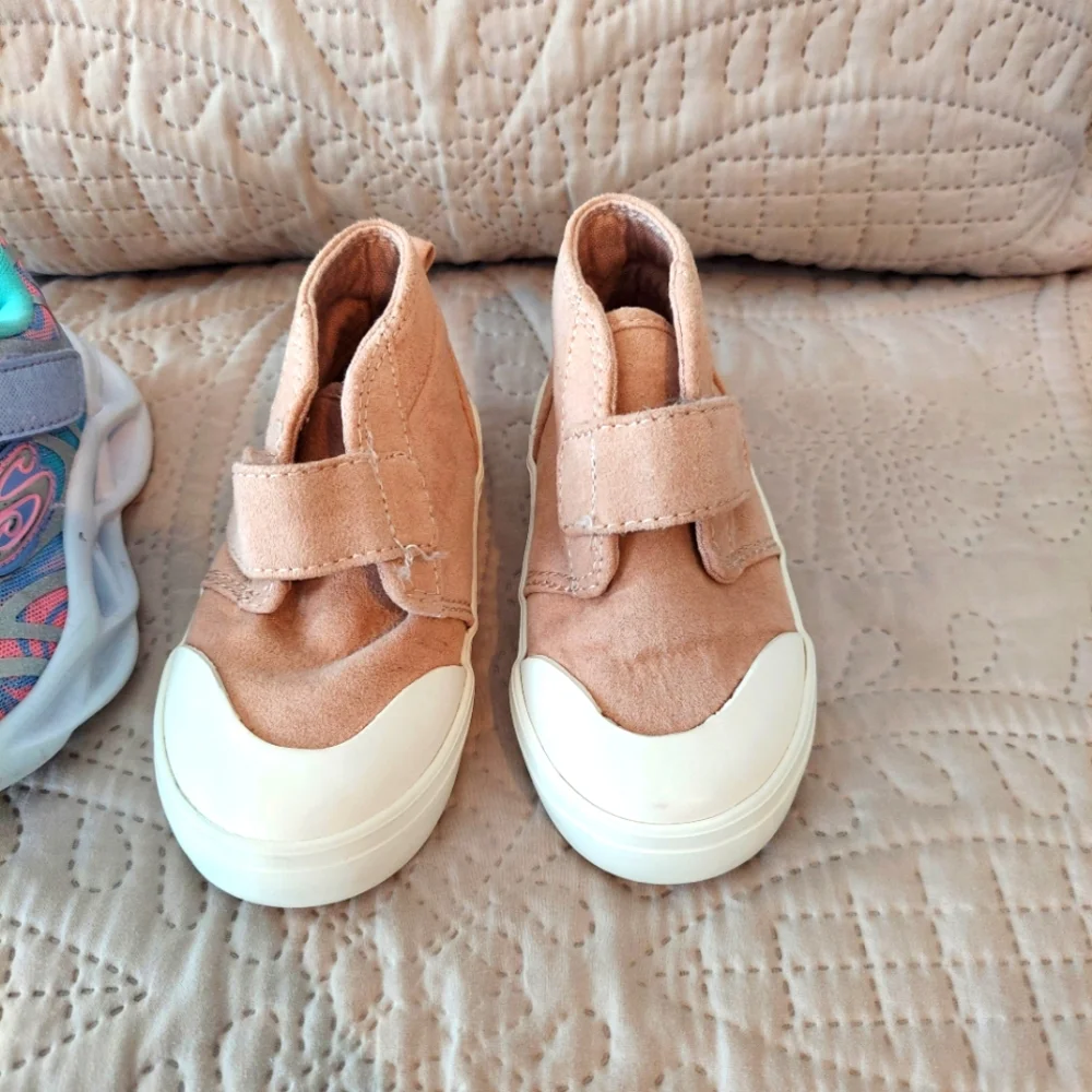Sketchers girls sneakers pink blue light up & old navy pink sneakers Both Size 5